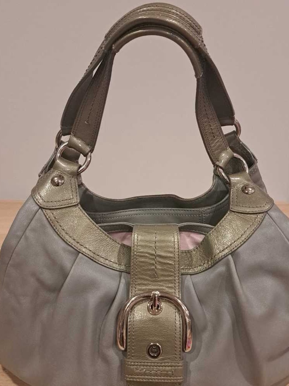 COACH Gray Soho Lynn Buckle Leather 3 Compartment Hobo Shoulder Bag Purse F15075